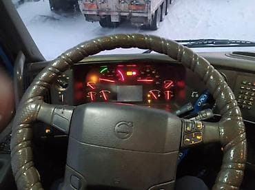 highlander 2012: Тягач, Volvo, 2013 г., Шторный — 10