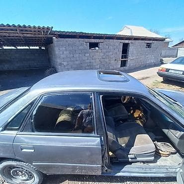 volkswagen multivan: Mazda 626: 1990 г., Ручные, Бензин, Седан — 2