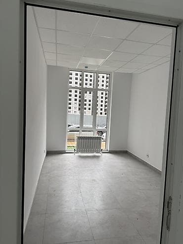 торговый места: Сдается Коммерческое помещение на первом этаже современного жилого — 6