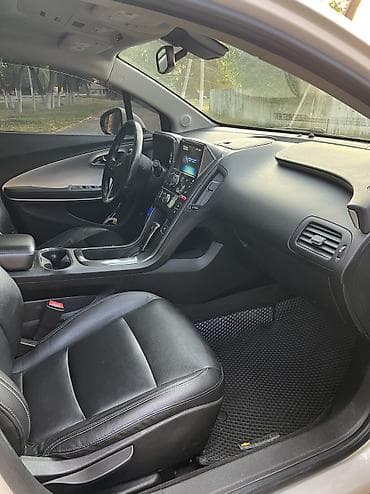 обмен дома: Chevrolet Volt: 2013 г., 1.4 л, Вариатор, Электромобиль, Хэтчбэк — 9