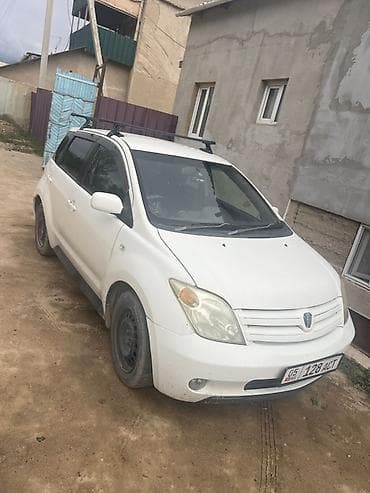 ist: Toyota Ist: 2004 г., 1.3 л, Механика, Хэтчбэк — 2