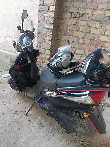 Тип скутера 125 куб. см, Бензин
