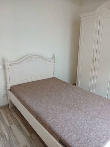 сдам 2 комнатную квартиру на длительный срок рядом ул ахунбаева: 2 комнаты, Собственник, С мебелью полностью — 3