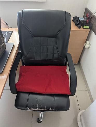 офисный кресло цена: Офисное кресло, Б/у, С колесиками, цвет - Черный, Экокожа, Самовывоз — 3