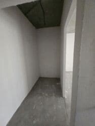 срочно продаётся 1 комнатная квартира в районе ошского рынка по улице кенсуйская: 1 комната, 51 м², 6 этаж — 2