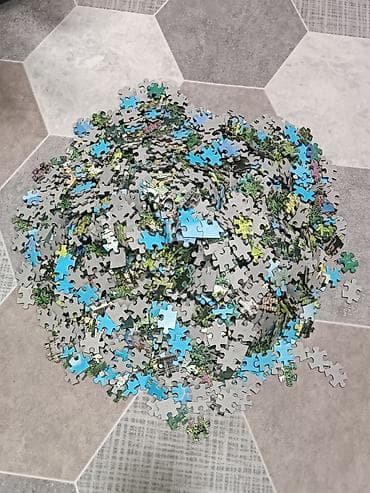 Продаю пазлы на 2000 шт . Детские игрушки .Если не знаете чем занять