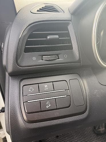 legacy bl: Ssangyong Tivoli: 2019 г., 1.5 л, Автомат, Бензин, Кроссовер — 10