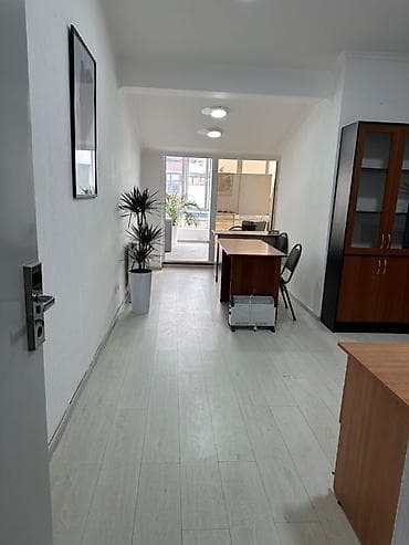 Аренда офисов, 45 м², В бизнес центре, С видом на горы, С оборудованием, С отдельным входом