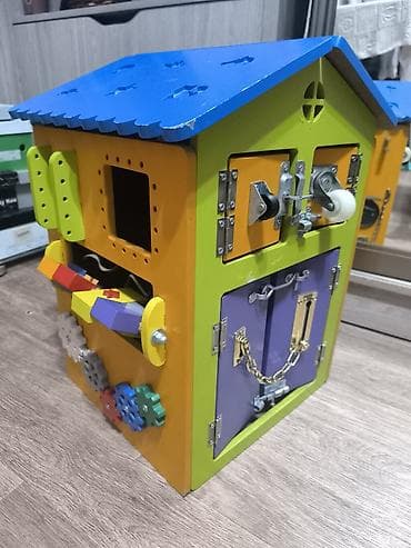 бизи домик: Бизиборд-домик для развития моторики и логики - Формат: объёмный дом — 5