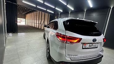 camry 2010: Toyota Highlander: 2019 г., 3.5 л, Автомат, Гибрид, Кроссовер — 4