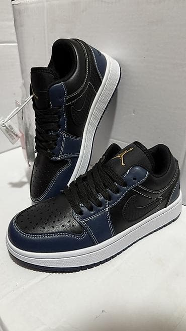 джордан 1: Кроссовки Nike Air Jordan 1 Low • Цвет: черно-синий • размеры: 35 - — 1