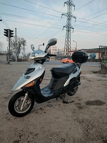 Тип скутера Suzuki, 125 куб. см, Бензин, Б/у at lalafo.kg Тип скутера Suzuki, 125 куб. см, Бензин, Б/у