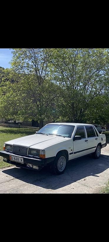 Volvo 740: 1985 г., 2.5 л, Механика, Бензин, Седан