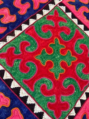 продаю килем: Традиционный войлочный ковёр (шырдак/алаш) ручной работы. - Материал — 2