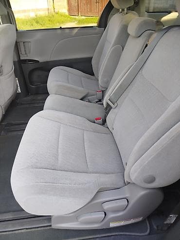prius plus: Toyota Sienna: 2020 г., Минивэн — 3