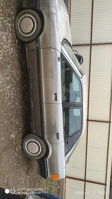 lexus es 2014: Audi 80: 1988 г., Седан — 5