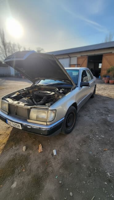 авто зарядное устройство для автомобильного аккумулятора: Mercedes-Benz W124: 1989 г., 2 л, Механика, Бензиновая, Седан — 1