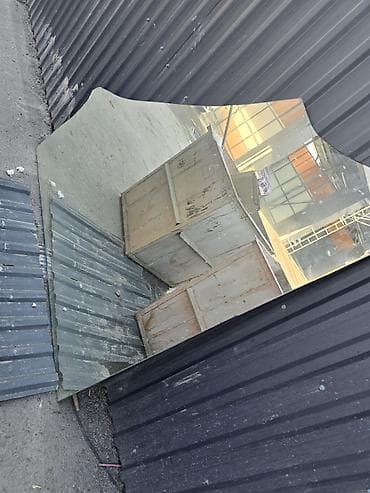 Шейшеп, жууркандар: Зеркало фигурной формы, большое панно без рамы. Особенности: - — 3