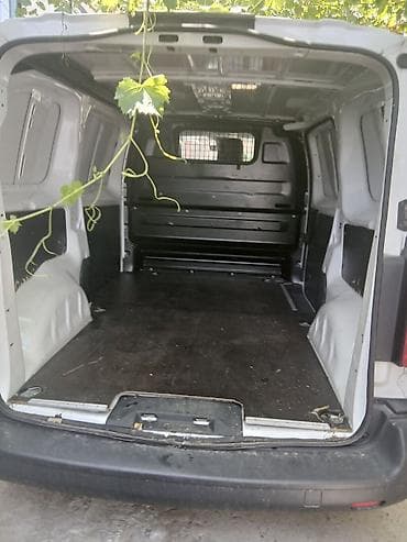 Грузовой фургон Toyota ProAce (белый) - Кузов: цельнометаллический — 5