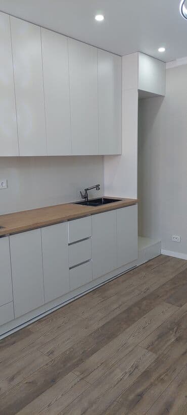 комната студия: Современная квартира-студия с новой отделкой и встроенной мебелью - — 2