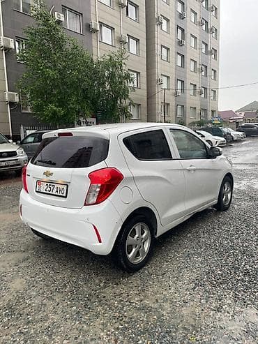 Транспорт: Chevrolet Spark: 2019 г., 1 л, Вариатор, Бензин, Хэтчбэк — 5