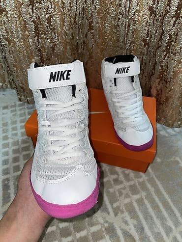 Мырзалардын бут кийими: Эркектердин кроссовкасы, 38.5, 39, Nike, Колдонулган, түсү - Ак, Өзү алып кетүү — 2