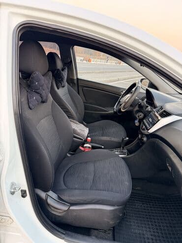 купить диски на машину бу: Hyundai Solaris: 2015 г., 1.4 л, Автомат, Бензиновая, Седан — 5