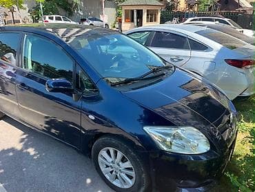 6: Toyota Auris: 2009 г., 1.6 л, Механика, Бензин, Хэтчбэк — 3