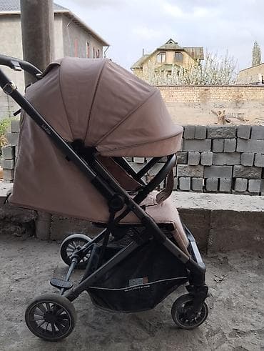 Коляски: Прогулочная коляскас перекидной ручкой Kidilo (бежевый/пудровый цвет) — 1