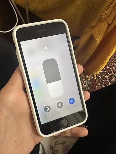 чехол на айфон хс: IPhone SE 2022, 64 ГБ, Белый, Защитное стекло, Чехол, 75 % — 9