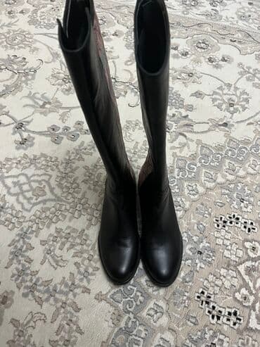 брендовый обувь: Продаю сапоги кожаныебренд Gucci абсолютно новые 37 размер — 2