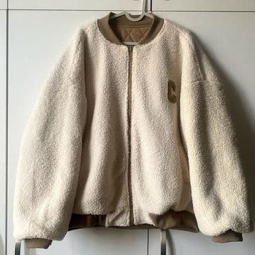 button куртка двухсторонняя: Двухсторонняя милая дэми куртка🤎 В отличном состоянии. Оверсайз — 1