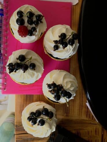 кондитерское кольцо: Ароматные домашние булочки, приготовленные из мягкого теста, с нежной — 4