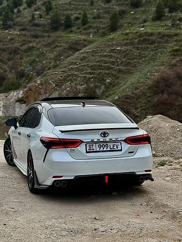 Toyota Camry: 2018 г., 2.5 л, Автомат, Бензин, Седан