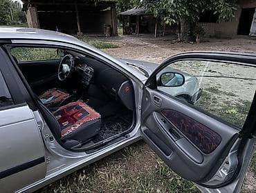 Унаа: Toyota Avensis: 2000 г., 1.6 л, Кол менен иштөөчү, Бензин, Седан — 5