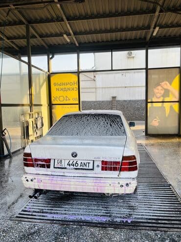 lexus is 200: BMW 525: 1990 г., Седан — 9