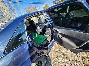 кулиса на гольф 4: Ford Focus: 2004 г., Механика, Бензин, Хэтчбэк — 4