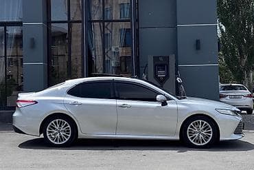 есть вариант: Toyota Camry: 2018 г., 2.5 л, Автомат, Бензин, Седан — 3