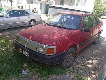күзгү: Volkswagen Passat: 1988 г., Кол менен иштөөчү, Бензин, Седан — 3