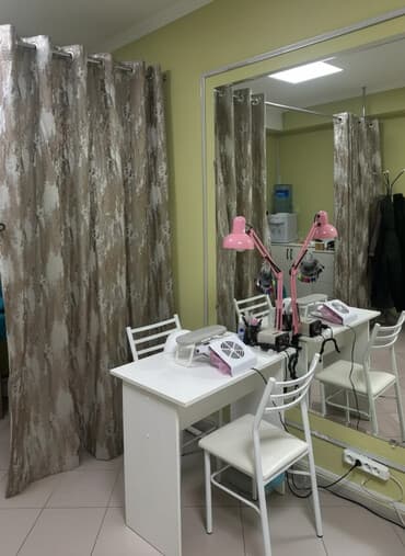 сдаю швейный цех с оборудованием: Аренда маникюрного места в действующем салоне. В составе: - — 1