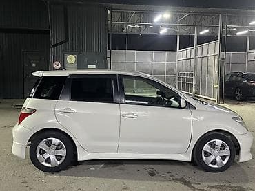 aida: Toyota Ist: 2004 г., Автомат, Бензин, Хэтчбэк — 3