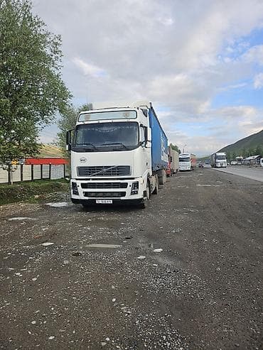 Транспорт: Сүйрөгүч, Volvo, 2002 г., Тенттелген — 1