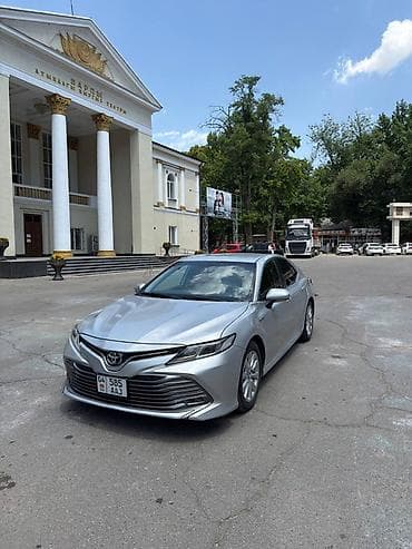 Транспорт: Toyota Camry: 2018 г., 2.5 л, Вариатор, Гибрид, Седан — 3