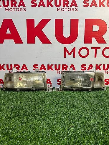 Комплект передних фар Toyota Б/у, Оригинал, Япония at lalafo.kg Комплект передних фар Toyota Б/у, Оригинал, Япония