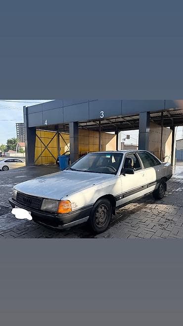 Audi: Audi 100: 1988 г., 2.3 л, Кол менен иштөөчү, Бензин, Седан — 3