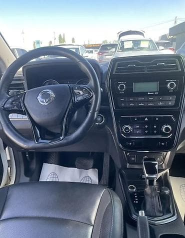 бампер передний виш: Ssangyong Tivoli: 2020 г., 1.6 л, Автомат, Дизель, Кроссовер — 6