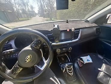 Транспорт: Kia Stonic: 2018 г., 1.4 л, Автомат, Бензин, Кроссовер — 2