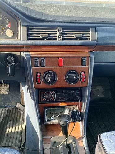 ешка 124: Mercedes-Benz W124: 1992 г., 2.2 л, Автомат, Седан — 8