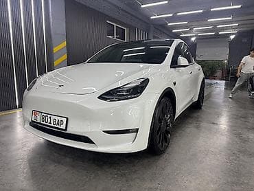 performance: Tesla Model Y: 2021 г., Электромобиль — 1