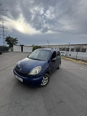 vitz platz: Toyota Yaris Verso: 2000 г., 1.3 л, Механика, Бензин, Минивэн — 1